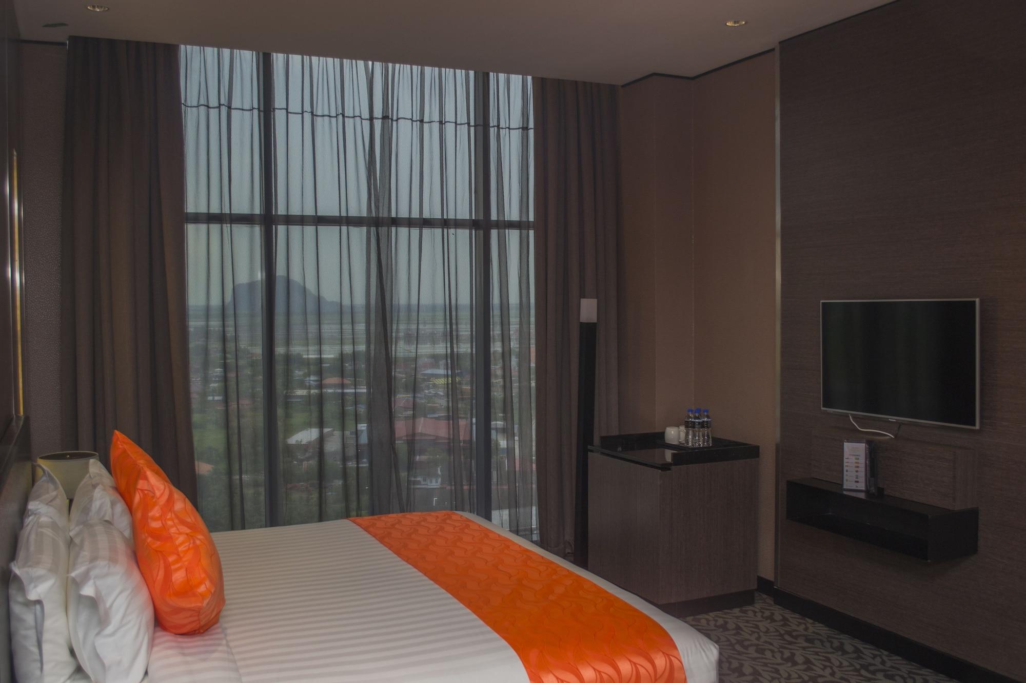 Hotel Grand Alora 4*