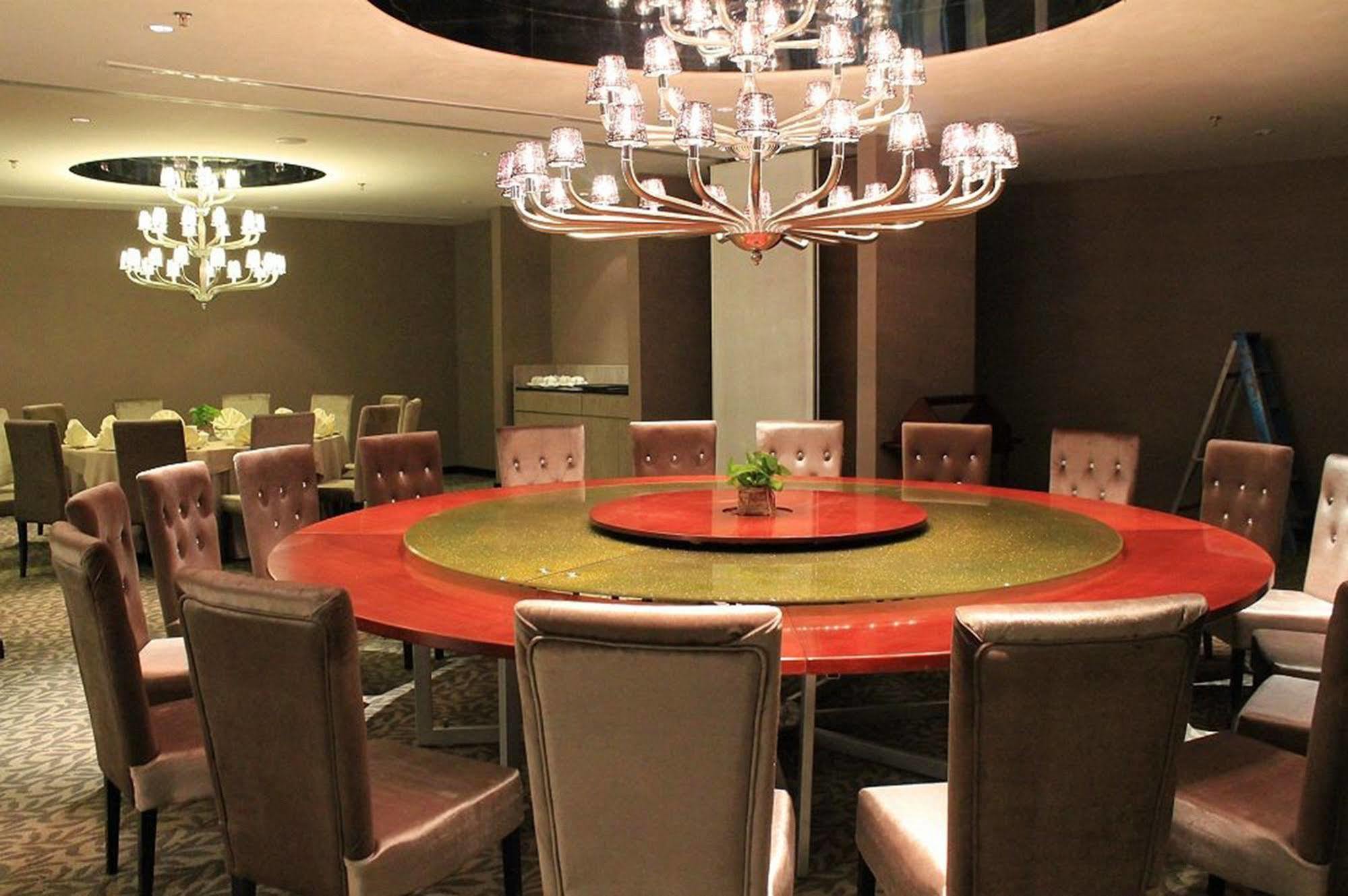 Hotel Grand Alora 4*