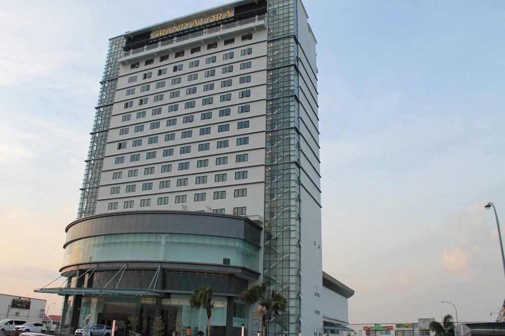 Hotel Grand Alora 4*